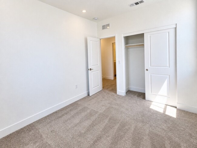 Building Photo - 4825 Badger Crk Ct