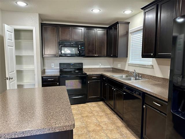 Building Photo - 1804 Gayla Creek Dr