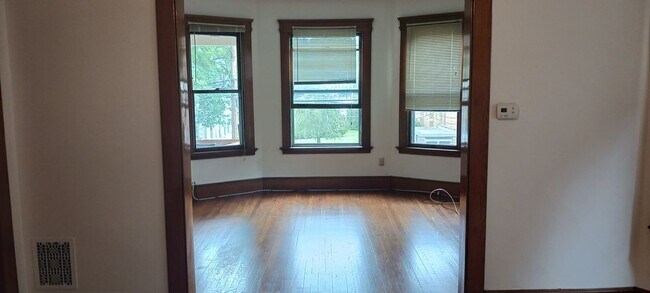 Building Photo - 126 Edwards St