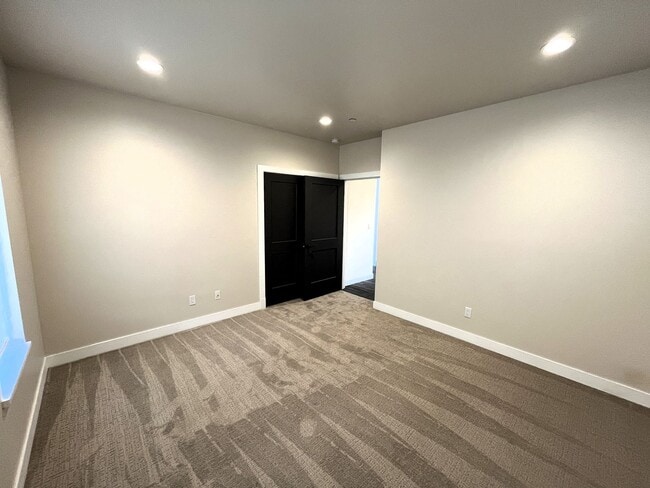 Building Photo - Built In 2021 - High End 2/2 Home With Full Access To Onsite Recreation Center With Pool!