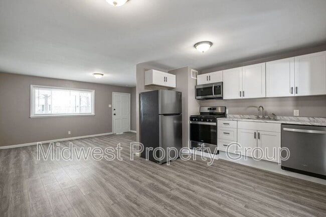 Building Photo - 1421 Vero Dr