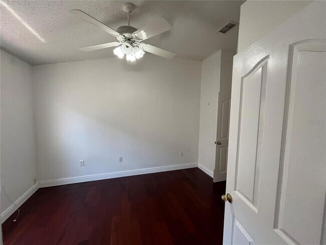 Building Photo - 8908 Southbay Dr