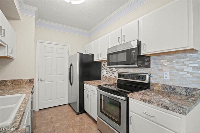 Building Photo - 11511 Villa Grand