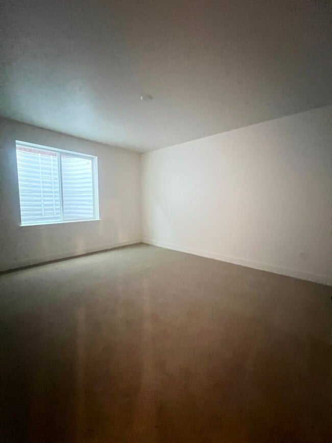 Building Photo - Brand New 5bd/4ba Located in the desirable Raindance neighborhood