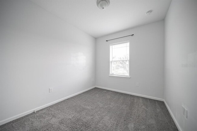 Building Photo - 900 Lakefront Village Dr