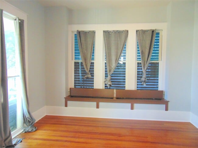 Building Photo - 3420 Avenue R