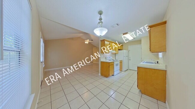 Building Photo - 2455 Starmount Dr