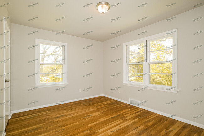 Building Photo - 2564 Shirley Ave