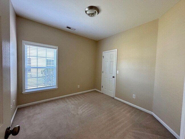 Building Photo - Long Term Rental - Summerville, South Carolina