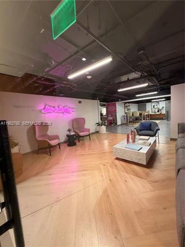 Building Photo - 1500 Bay Rd