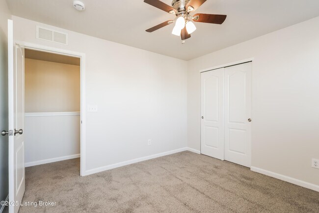 Building Photo - 6797 Brittany Oak Dr