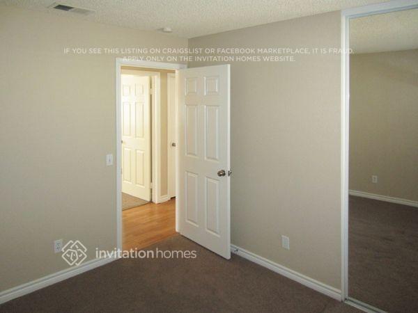 Building Photo - 11322 Fernwood Ave