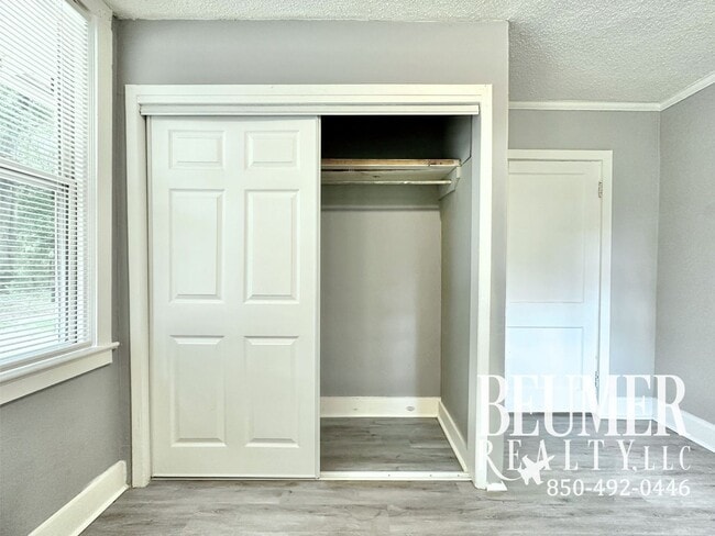 Building Photo - Updated 1 bed/1 bath Cottage for Rent
