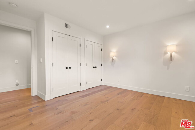 Building Photo - 17620 Camino De Yatasto