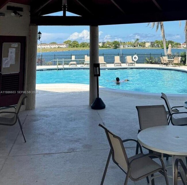 Building Photo - 20320 NE 3rd Ct