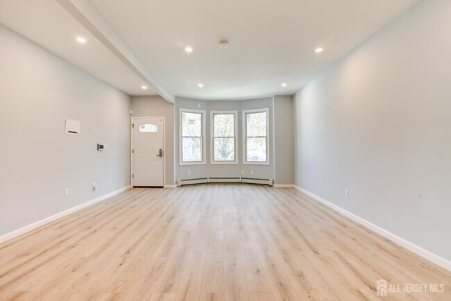 Building Photo - 3436-36 Millington Ave