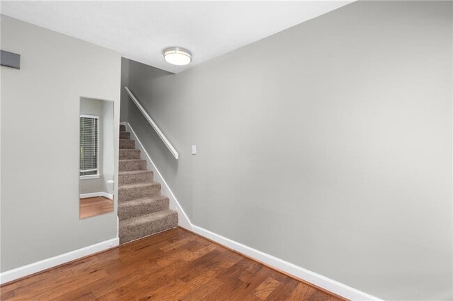 Building Photo - 2875 Torreya Way SE