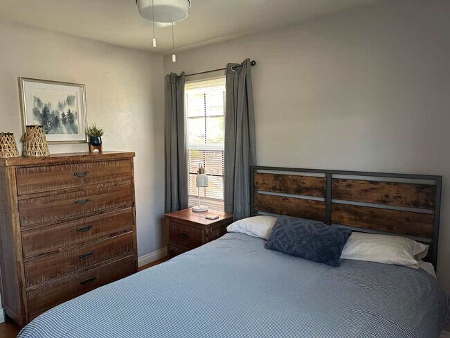 Building Photo - 7221 Vassar Ave