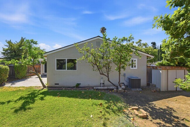 Building Photo - 5880 Taormino Ave