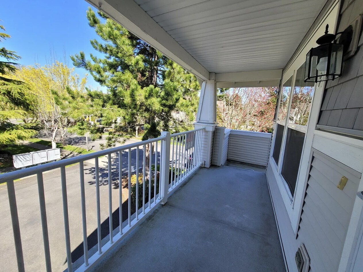 Porch - 1787 Kennedy Pl