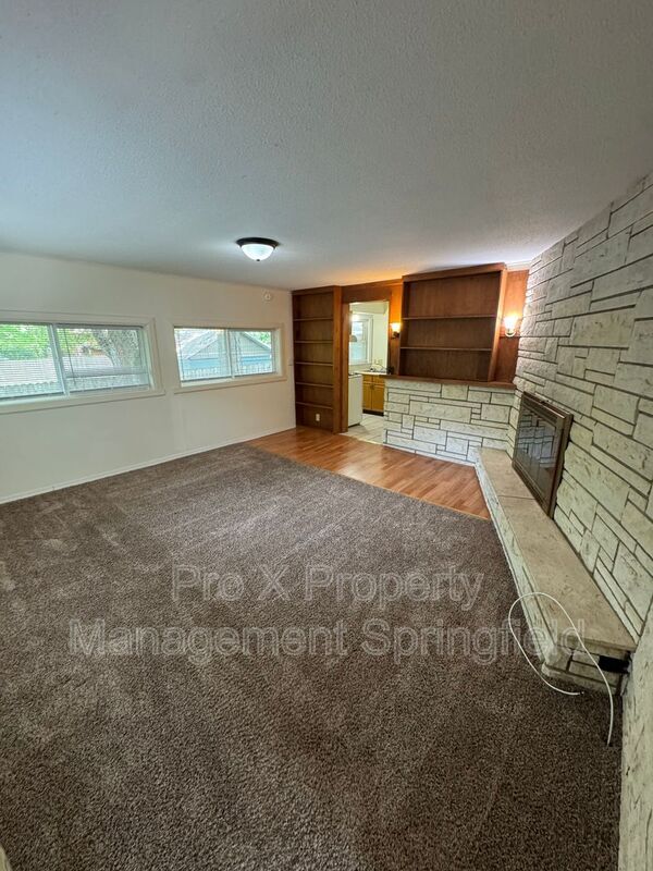 Building Photo - 2533 E Cherry St