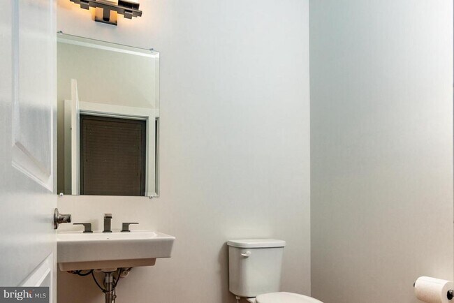 Building Photo - 43375 Whitehead Ter