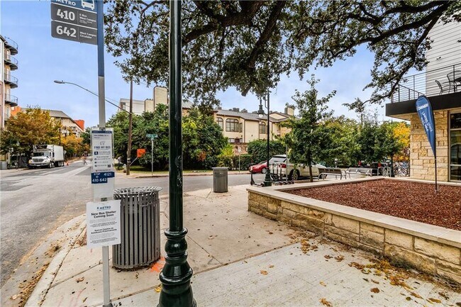 Building Photo - 2510 San Gabriel St