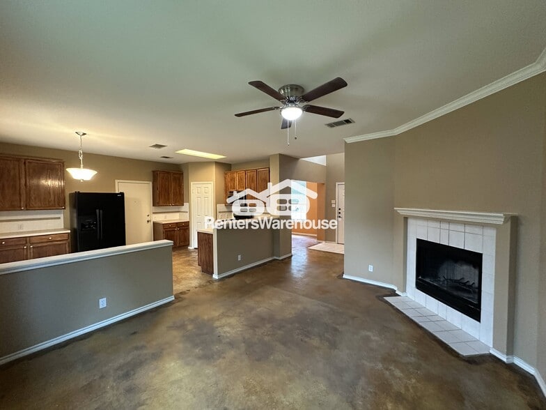 Building Photo - 1603 Azalea Dr