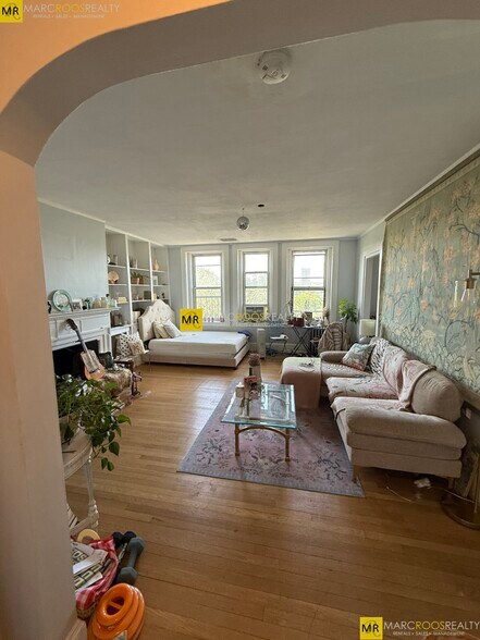 Primary Photo - 408 Beacon St