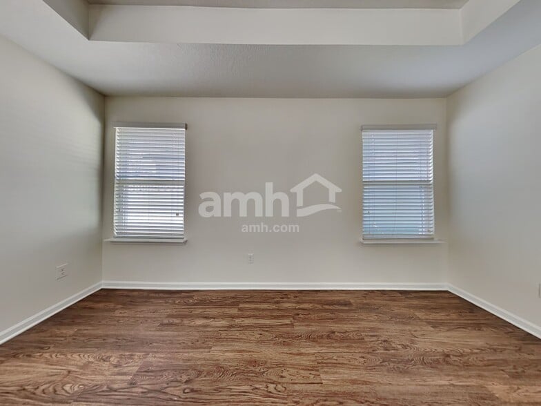 Building Photo - 851 Glendale Ln