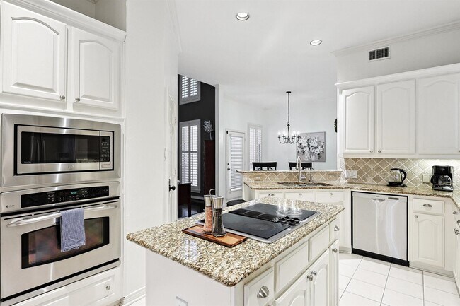 Building Photo - 2532 Hickory Ridge Dr