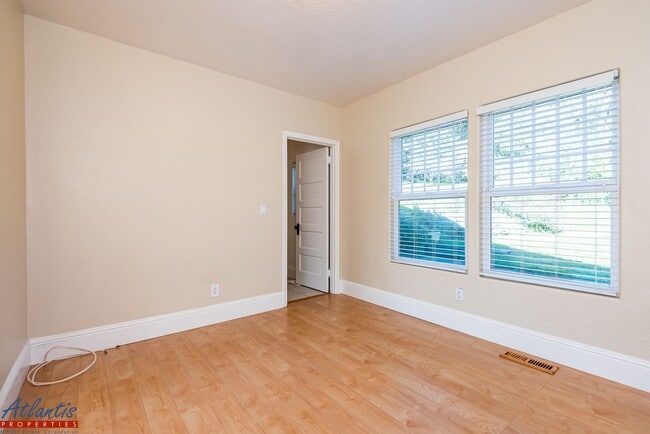 Building Photo - Beautiful & Spacious Corralitos Home