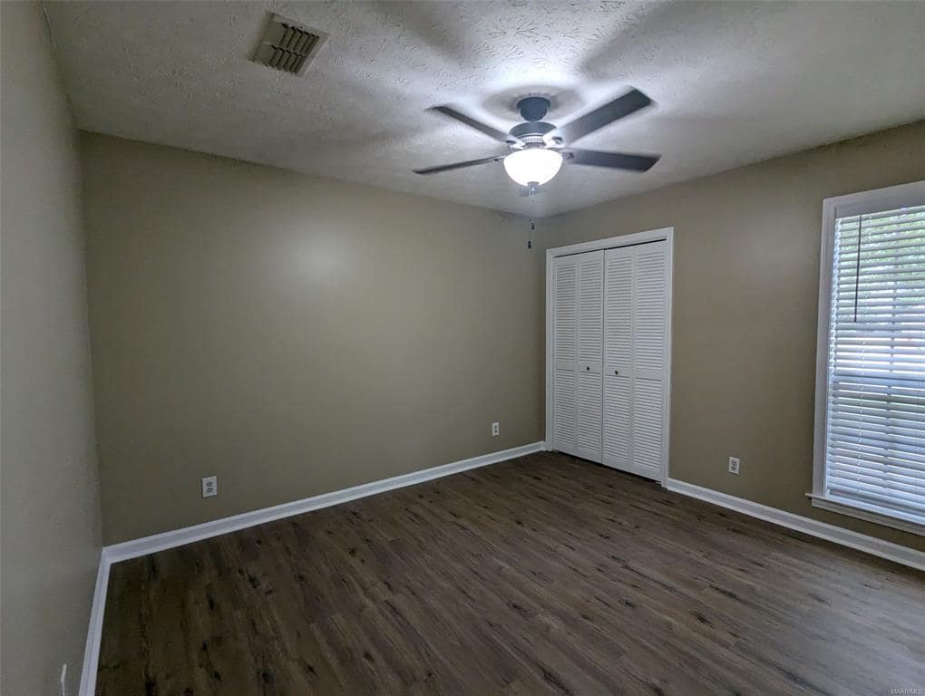 Building Photo - 7157 White Oak Ln