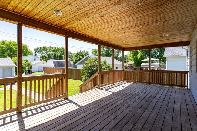 Building Photo - Single Family Home - Located Near Campus