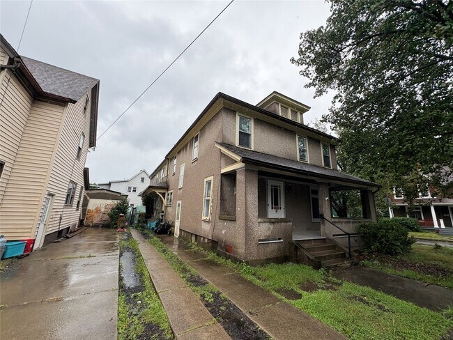 Primary Photo - 19 Field St