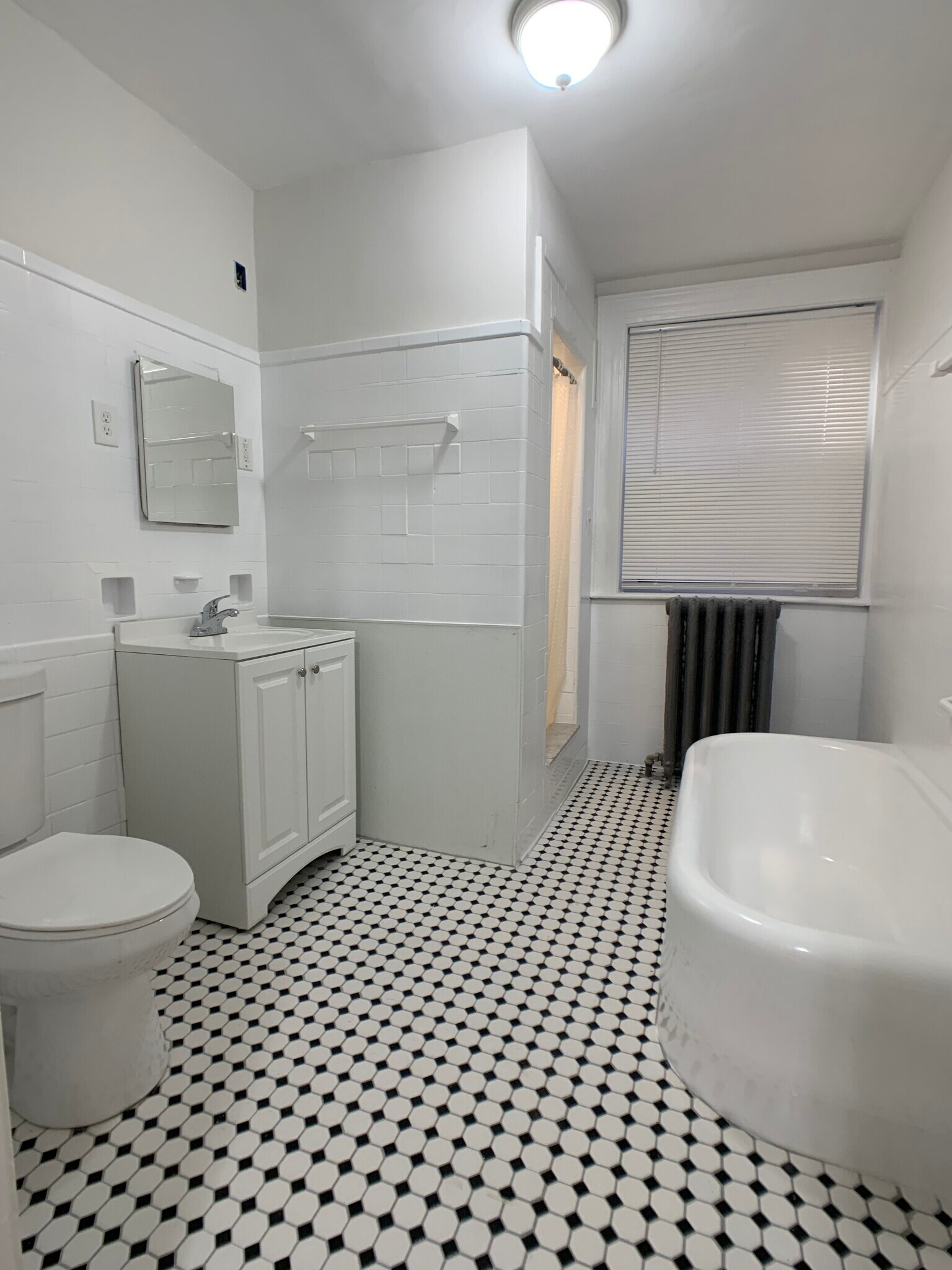 Building Photo - 456 Park Dr