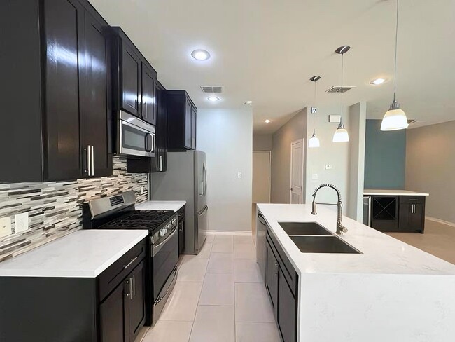 Building Photo - 7926 Elka Lp