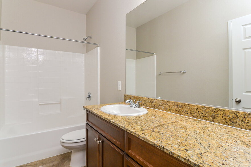 Building Photo - 1109 Buckhorn Cove St