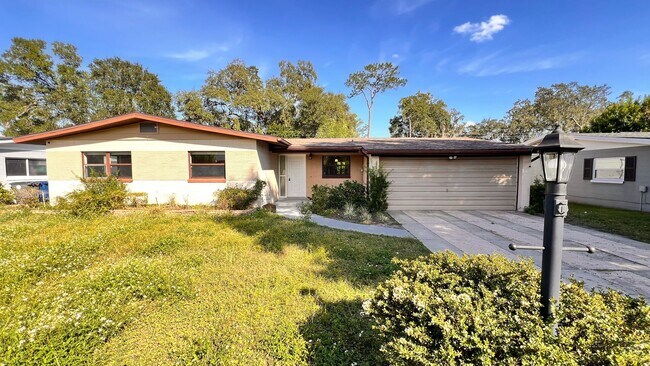 Building Photo - Timeless Charm Meets Modern Comfort in the Heart of Winter Park! WASHER & DRYER INCLUDED!