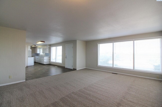 Building Photo - 2 Bed/1 Bath + an Office House in Rural Pasco