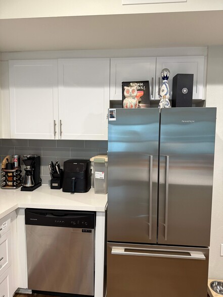 Building Photo - 12655 Bluff Creek Dr