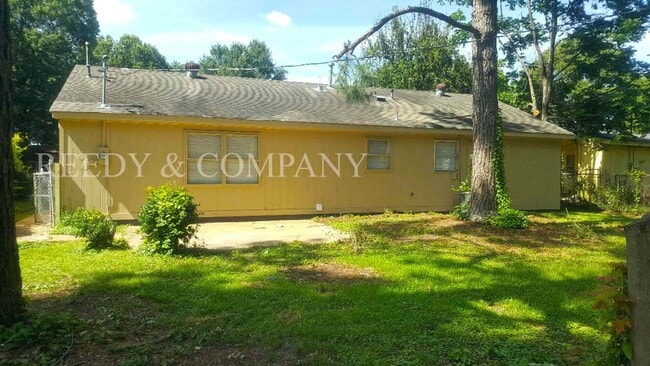 Building Photo - 4225 Arrowhead Rd