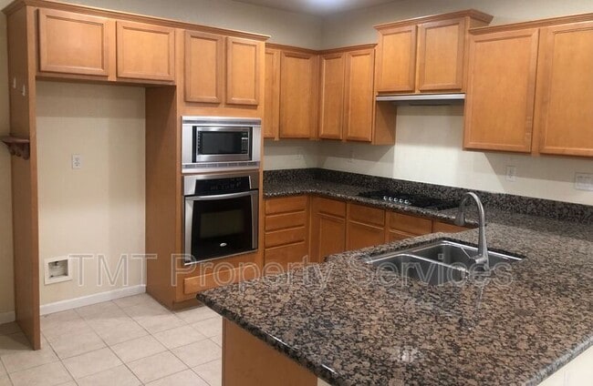 Building Photo - 2362 Dunsley Cir