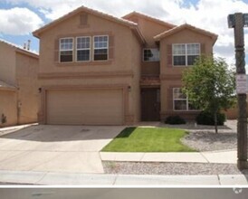 Building Photo - Spacious 4 Bedroom 3 Bathroom in the gated...