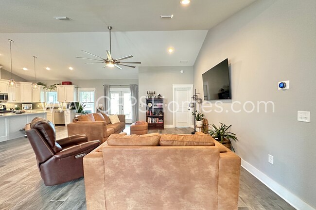 Building Photo - AVAILABLE! Modern 4BR Home - Beach & Base Proximity