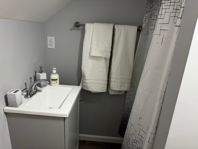 Building Photo - 300 Dyer St