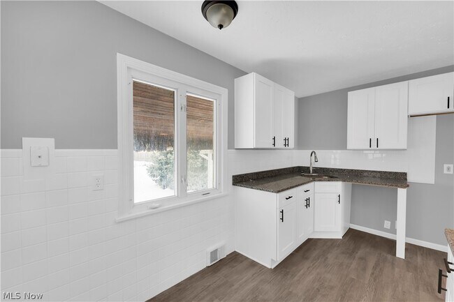 Building Photo - 22501 Arms Ave