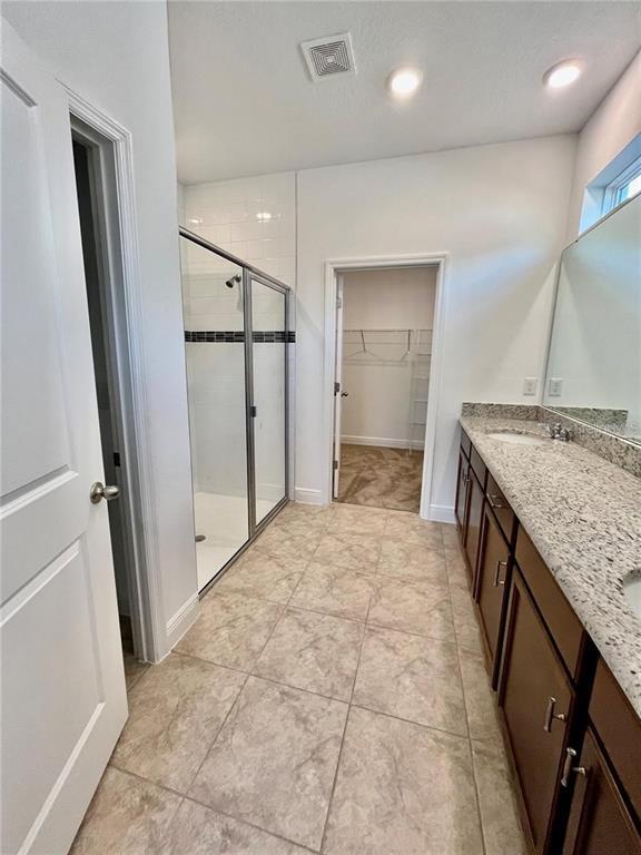 Building Photo - 14815 Milfoil Ave