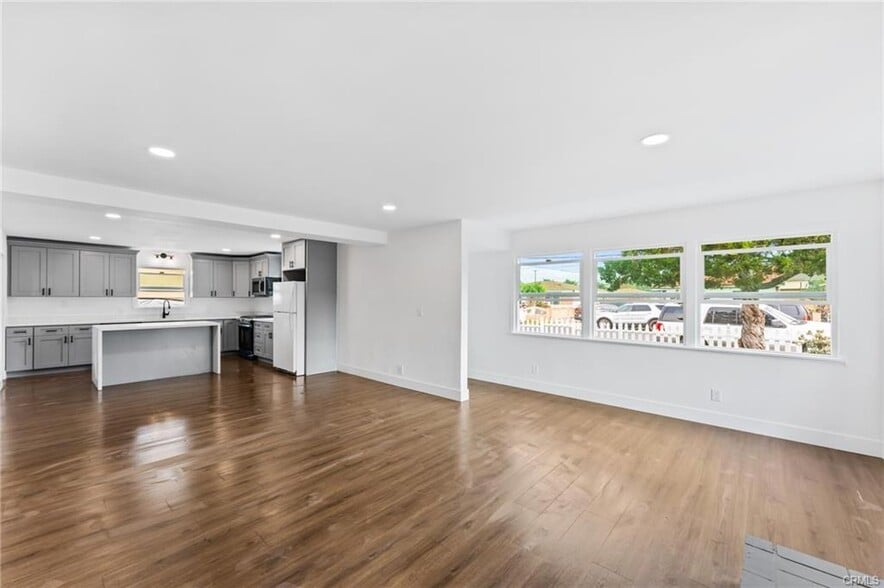 Building Photo - 1017 Avenida de Pio Pico