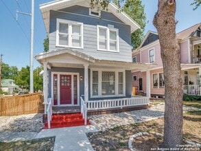 Building Photo - 732 N Pine St